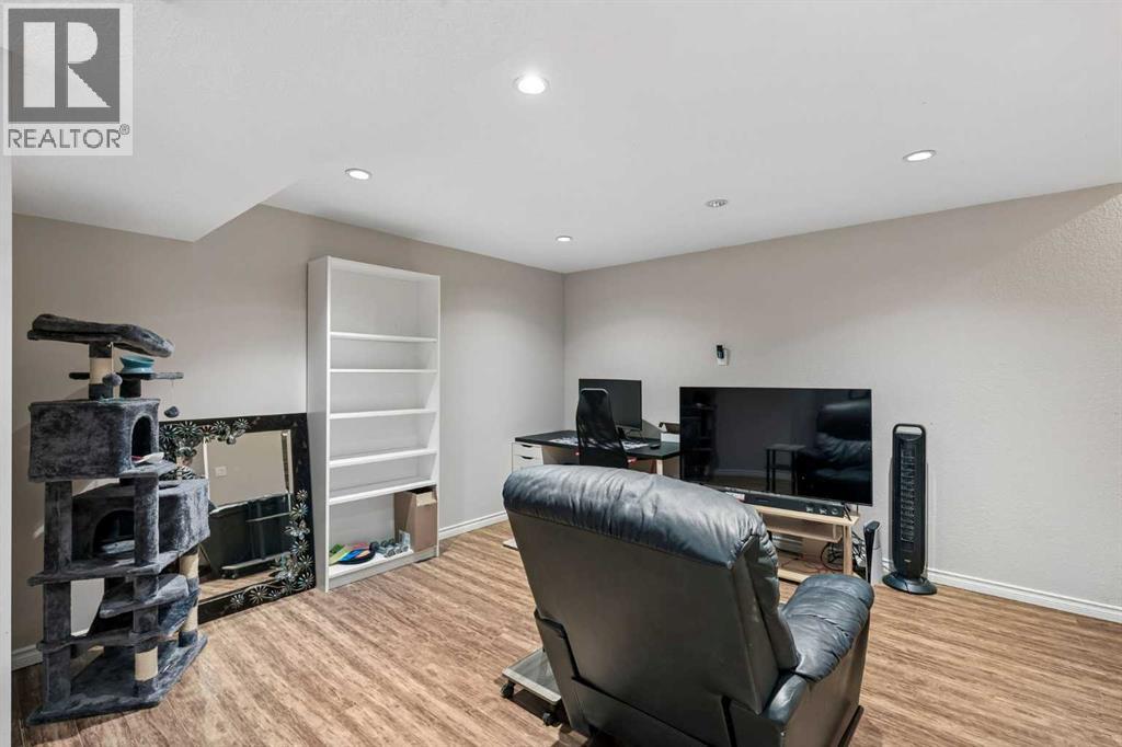 33 Legacy Gate Se, Calgary, Alberta  T2X 0W3 - Photo 35 - A2343633