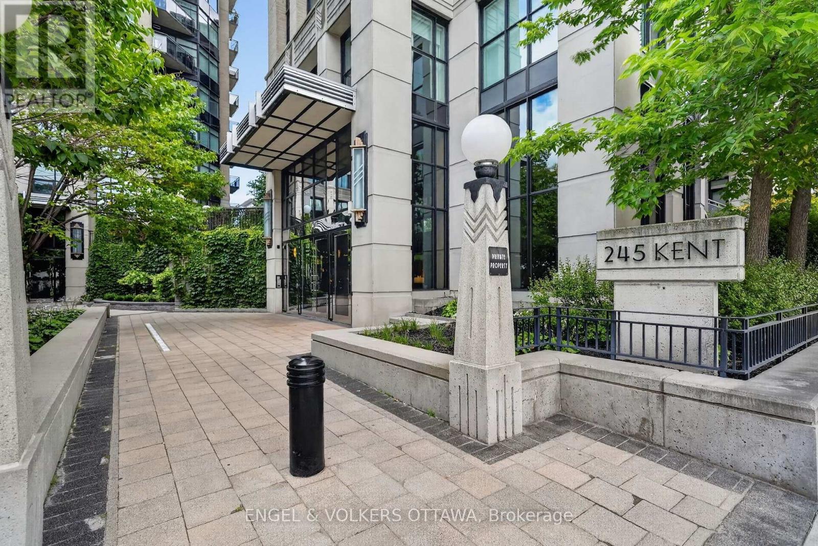 706 - 245 Kent Street, Ottawa, Ontario  K2P 0A5 - Photo 2 - X13789772