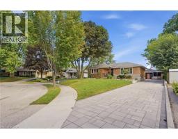 15 LINTON Place, Kitchener, Ontario