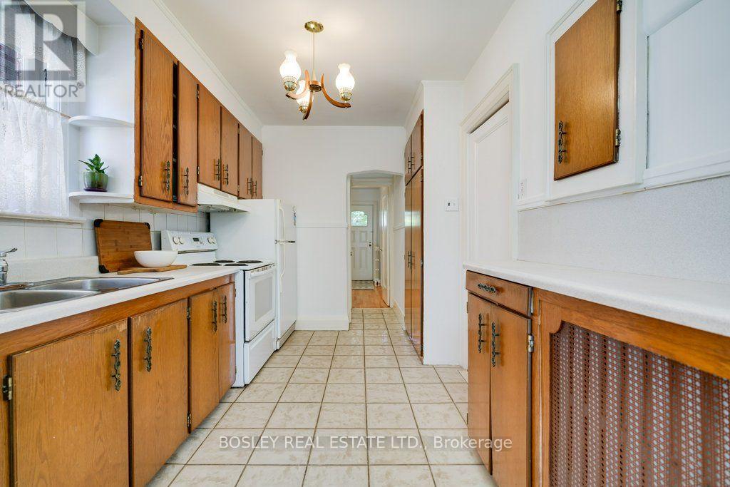 247 Melrose Avenue, Toronto (Bedford Park-Nortown), Ontario  M5M 1Z2 - Photo 12 - C13789838