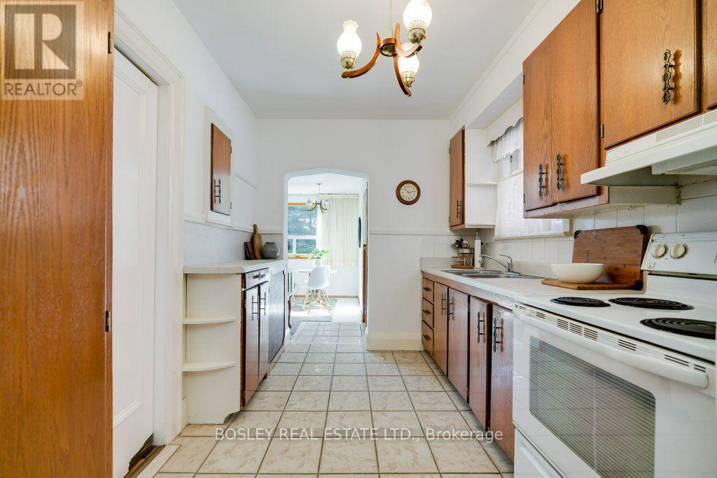 247 Melrose Avenue, Toronto (Bedford Park-Nortown), Ontario  M5M 1Z2 - Photo 9 - C13789838