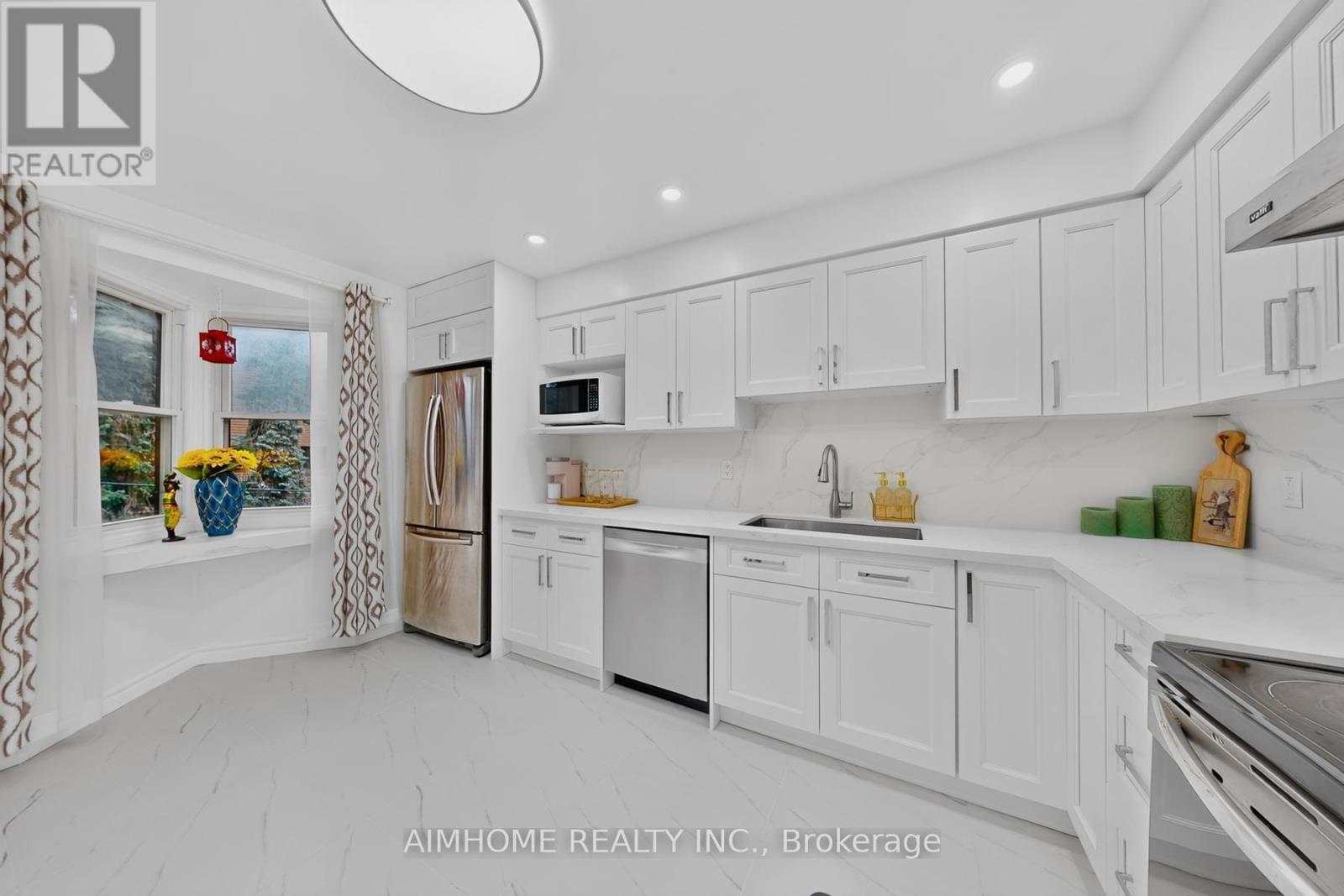 85 Song Meadoway, Toronto, Ontario  M2H 2T9 - Photo 5 - C13789886