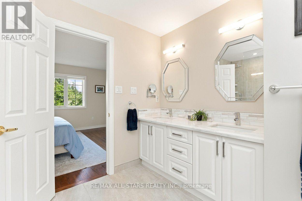 39 Louisbourg Way, Markham (Greensborough), Ontario  L6E 2A2 - Photo 29 - N13789878
