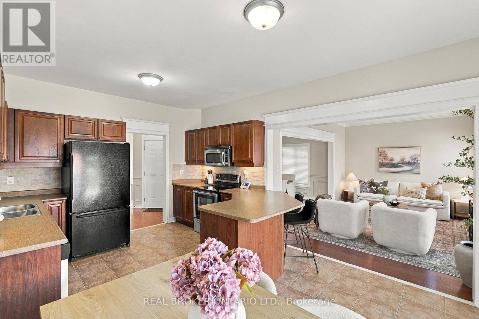 621 Society Crescent, Newmarket (Summerhill Estates), Ontario  L3X 2V8 - Photo 16 - N13789888