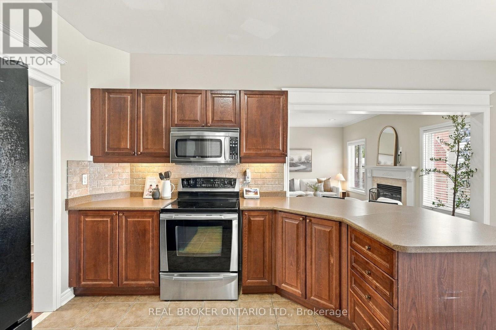 621 Society Crescent, Newmarket (Summerhill Estates), Ontario  L3X 2V8 - Photo 18 - N13789888