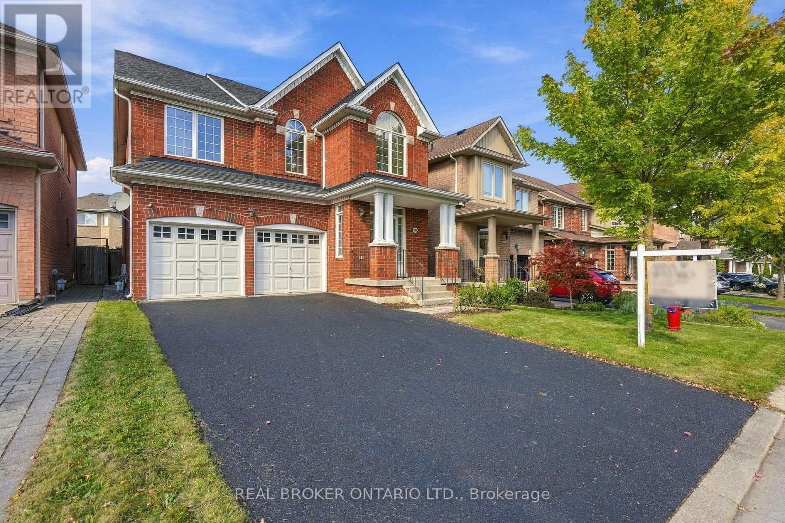 621 Society Crescent, Newmarket (Summerhill Estates), Ontario  L3X 2V8 - Photo 2 - N13789888
