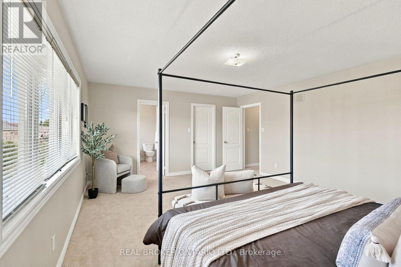 621 Society Crescent, Newmarket (Summerhill Estates), Ontario  L3X 2V8 - Photo 34 - N13789888