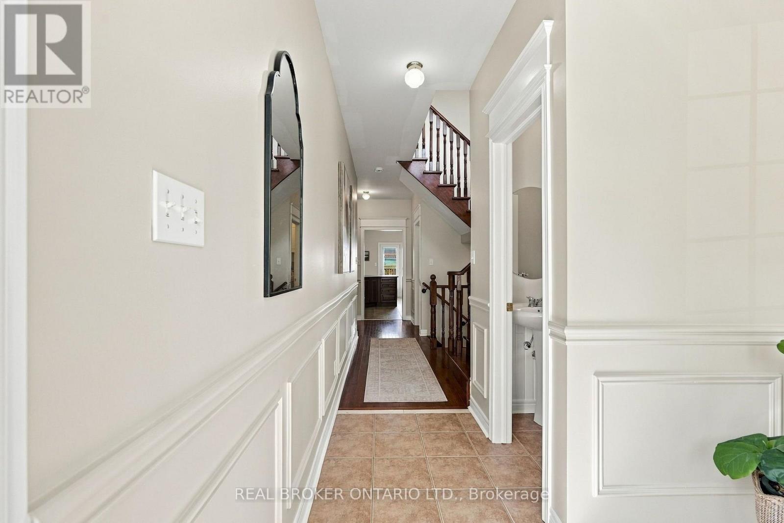 621 Society Crescent, Newmarket (Summerhill Estates), Ontario  L3X 2V8 - Photo 5 - N13789888