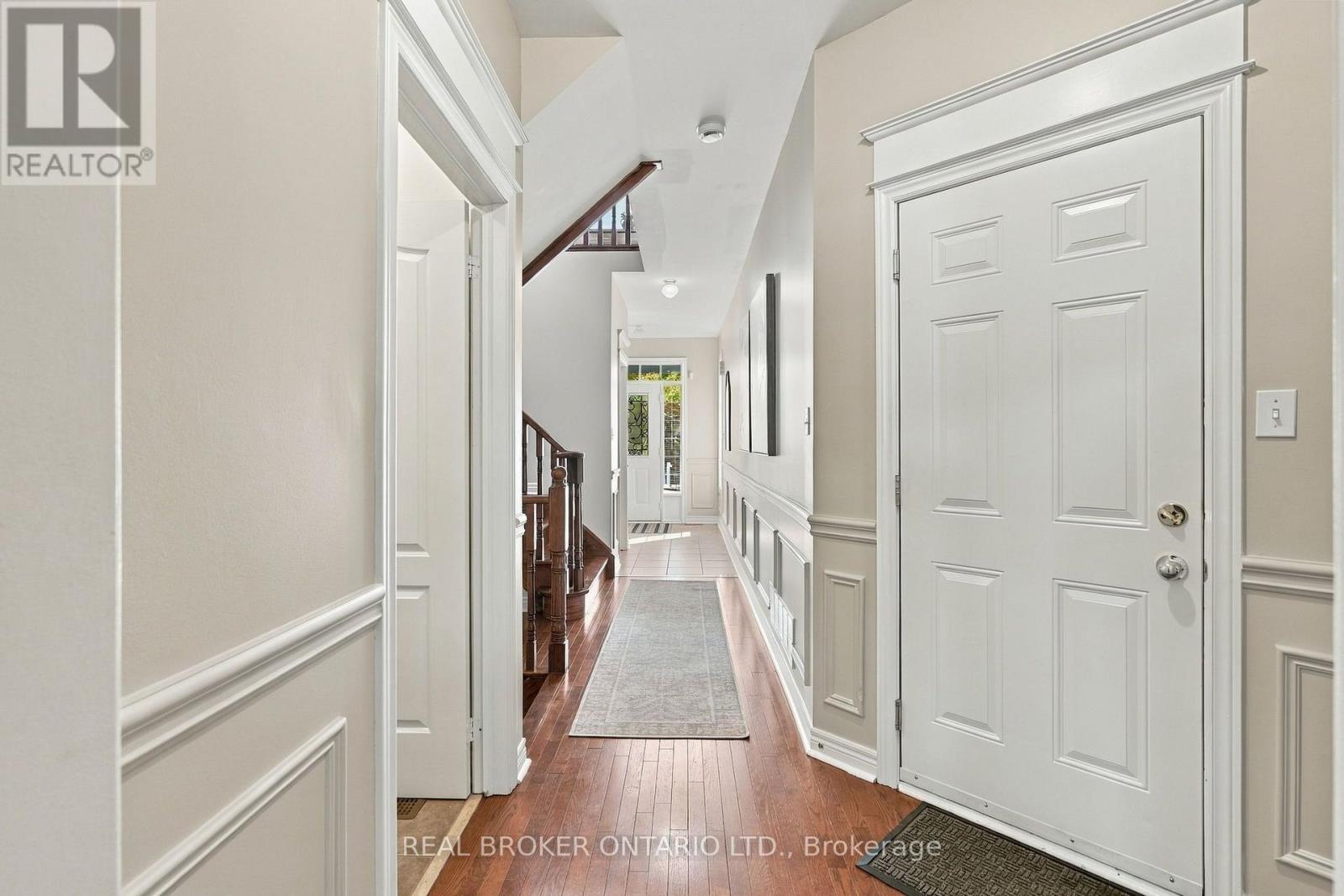 621 Society Crescent, Newmarket (Summerhill Estates), Ontario  L3X 2V8 - Photo 7 - N13789888