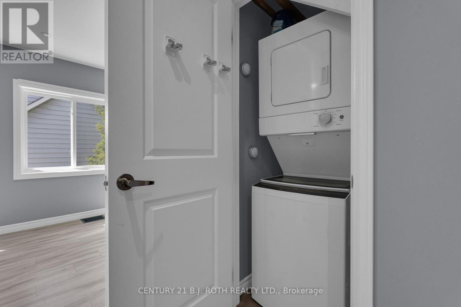 Units 1 + 2 + Coach House - 12 Dufferin Street, Barrie (Sanford), Ontario  L4N 2J7 - Photo 10 - S13789900