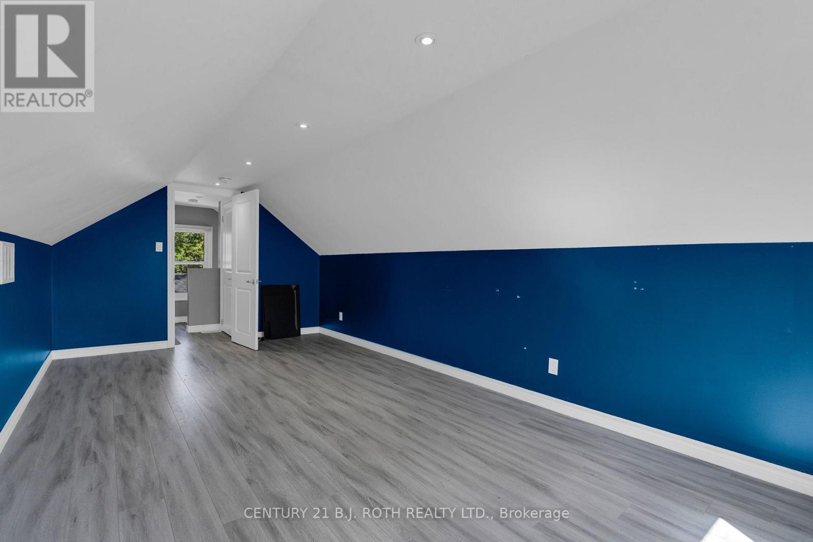 Units 1 + 2 + Coach House - 12 Dufferin Street, Barrie (Sanford), Ontario  L4N 2J7 - Photo 12 - S13789900