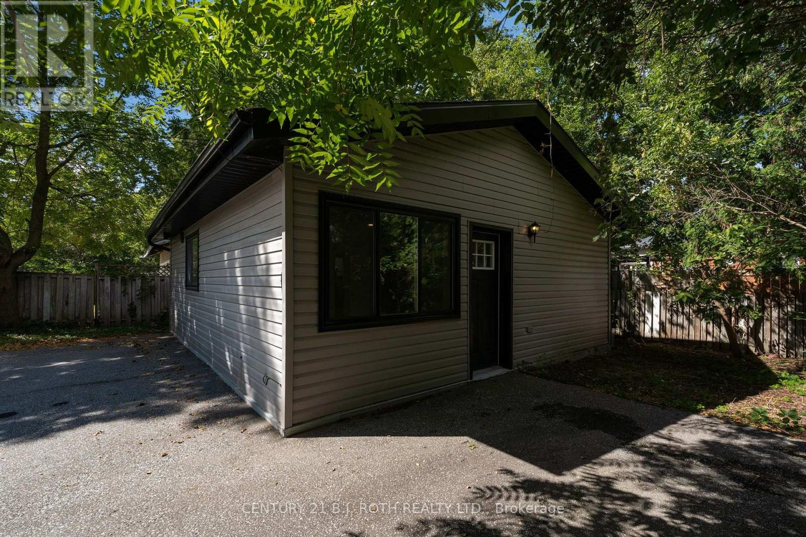 Units 1 + 2 + Coach House - 12 Dufferin Street, Barrie (Sanford), Ontario  L4N 2J7 - Photo 14 - S13789900