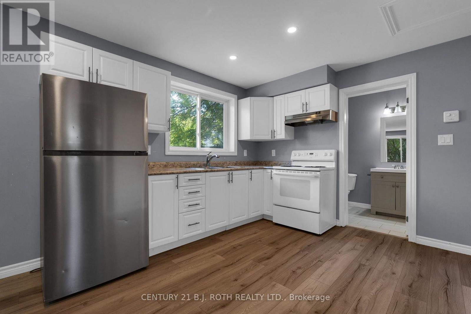 Units 1 + 2 + Coach House - 12 Dufferin Street, Barrie (Sanford), Ontario  L4N 2J7 - Photo 17 - S13789900