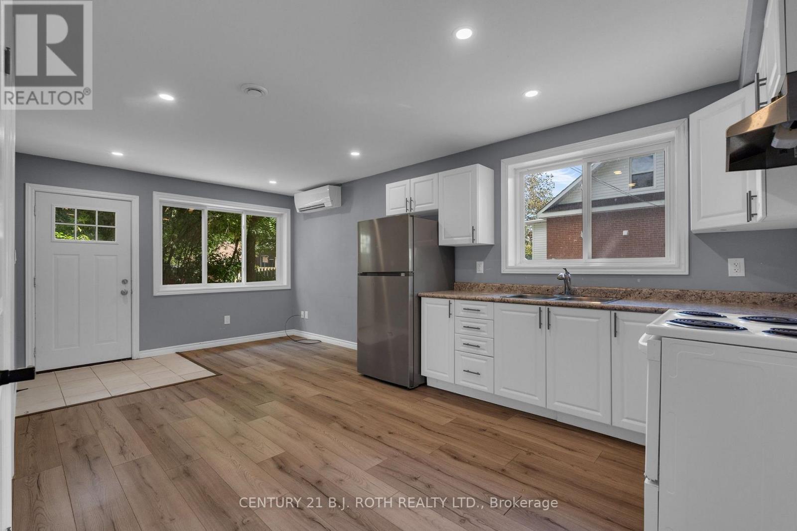 Units 1 + 2 + Coach House - 12 Dufferin Street, Barrie (Sanford), Ontario  L4N 2J7 - Photo 18 - S13789900