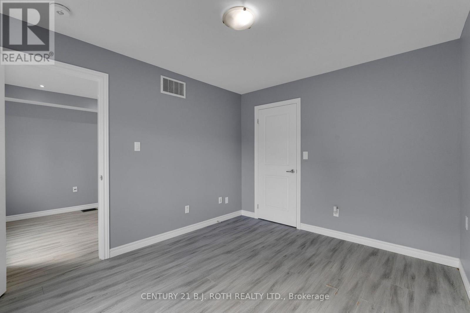 Units 1 + 2 + Coach House - 12 Dufferin Street, Barrie (Sanford), Ontario  L4N 2J7 - Photo 8 - S13789900