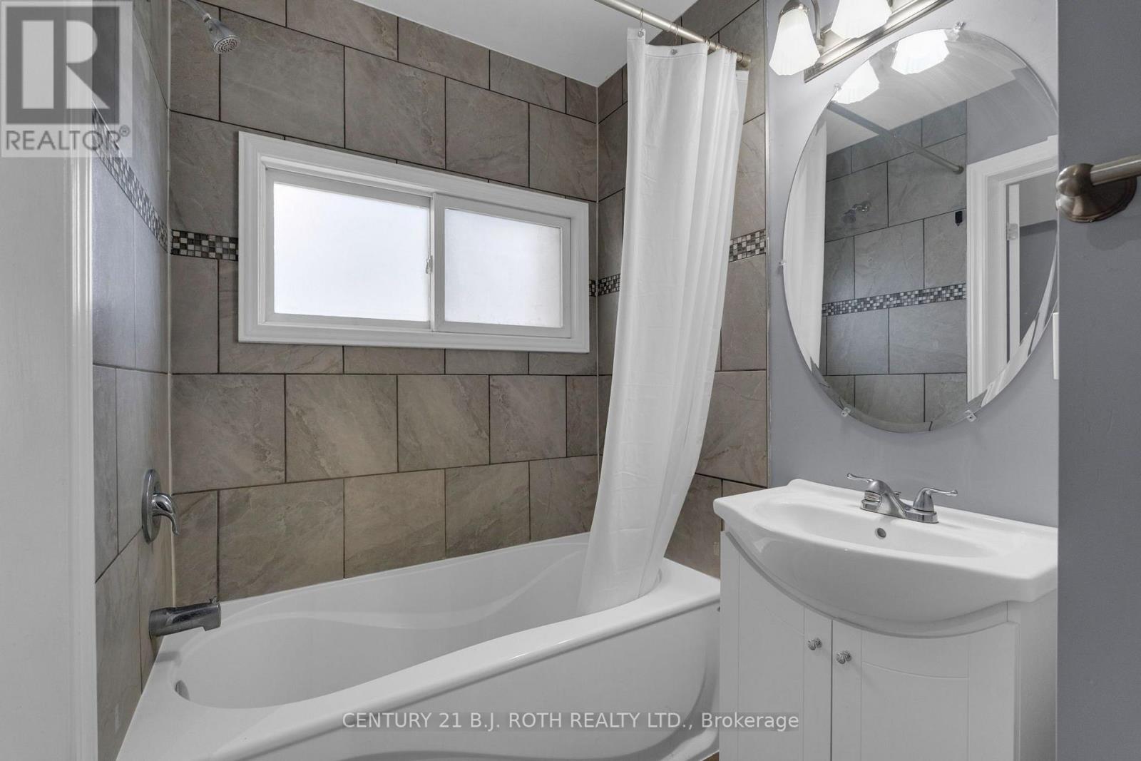 Units 1 + 2 + Coach House - 12 Dufferin Street, Barrie (Sanford), Ontario  L4N 2J7 - Photo 9 - S13789900