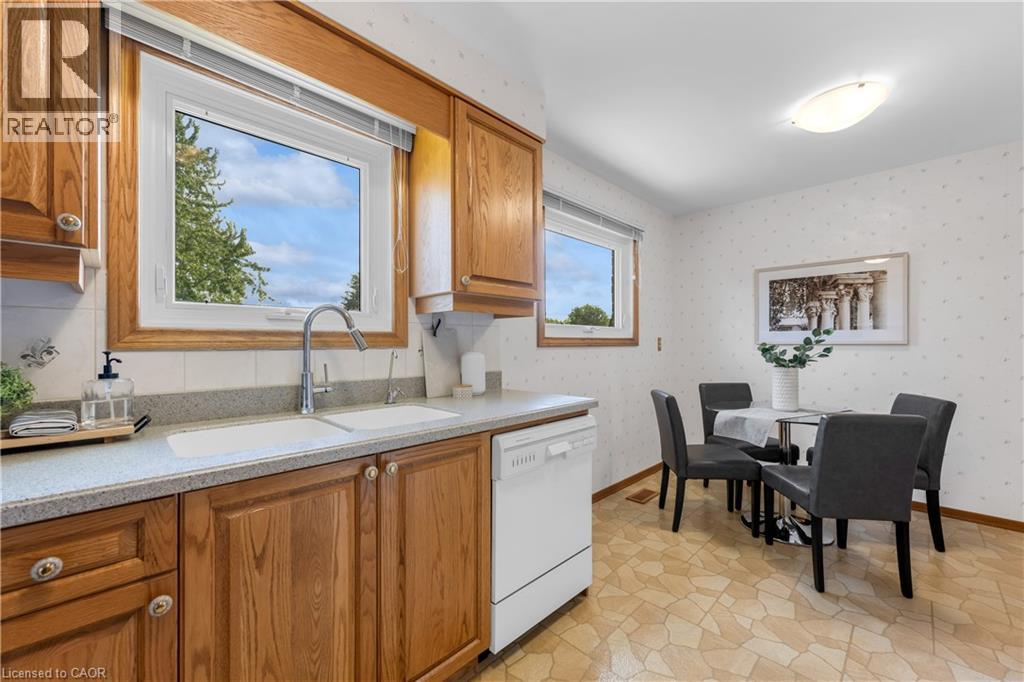2134 Cartier Crescent, Burlington, Ontario  L7P 2Z5 - Photo 13 - 40862471