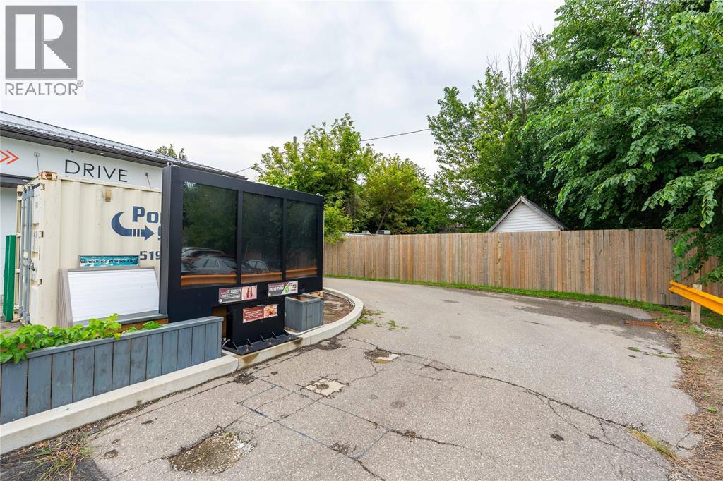 1119 Dufferin Avenue Unit# 2, Wallaceburg, Ontario  N8A 2W2 - Photo 5 - 26007517