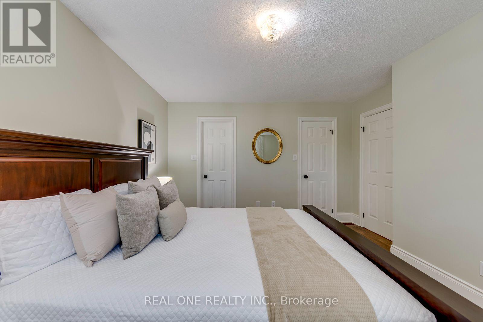 1384 Bramblewood Green, Oakville (Ga Glen Abbey), Ontario  L6M 2R5 - Photo 29 - W13789874