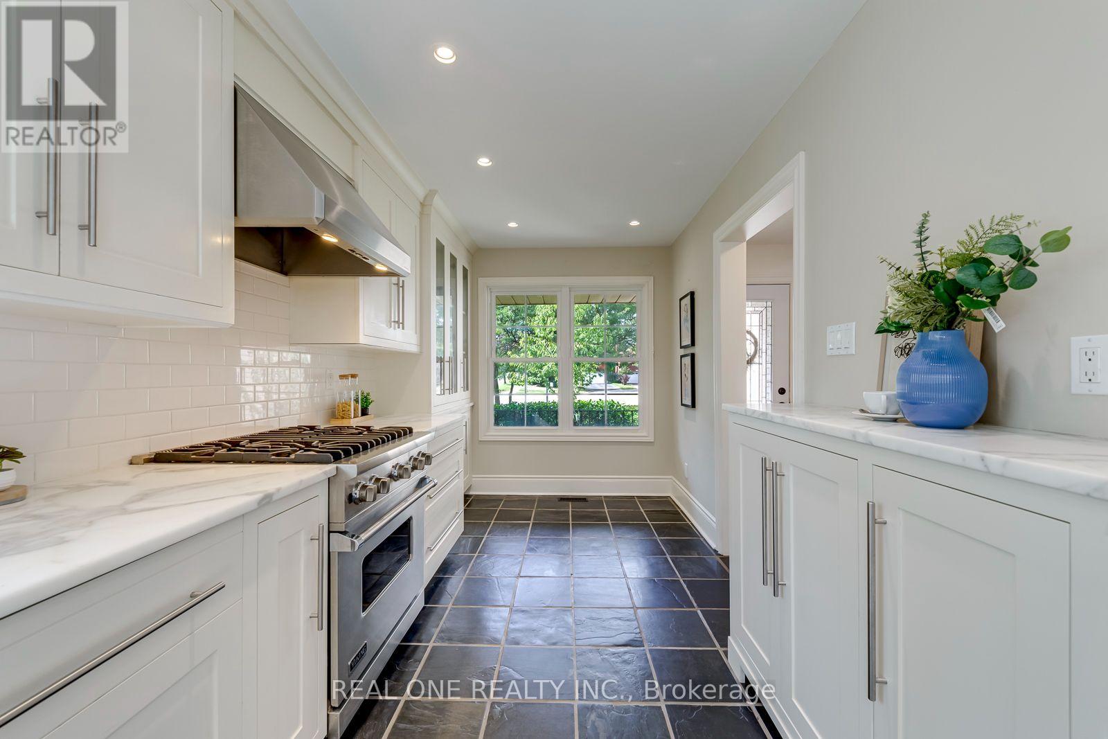 1384 Bramblewood Green, Oakville (Ga Glen Abbey), Ontario  L6M 2R5 - Photo 13 - W13789874