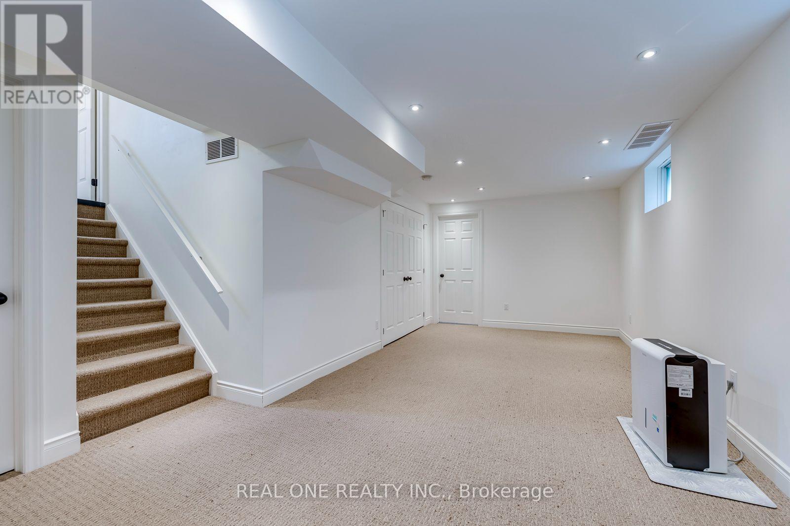 1384 Bramblewood Green, Oakville (Ga Glen Abbey), Ontario  L6M 2R5 - Photo 37 - W13789874