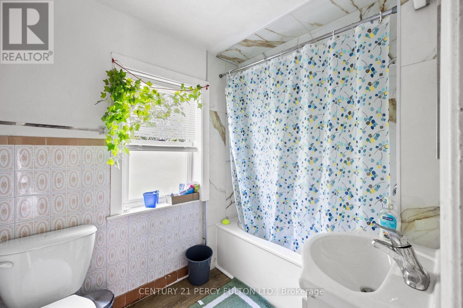 1259 Cataraqui Street, Windsor, Ontario  N9A 3R2 - Photo 11 - X13749710