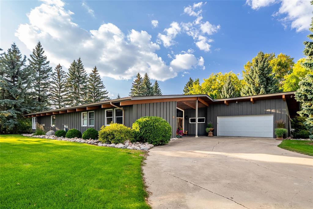 10 Pine Crescent, Steinbach, Manitoba  R5G 0G7 - Photo 1 - 202622641