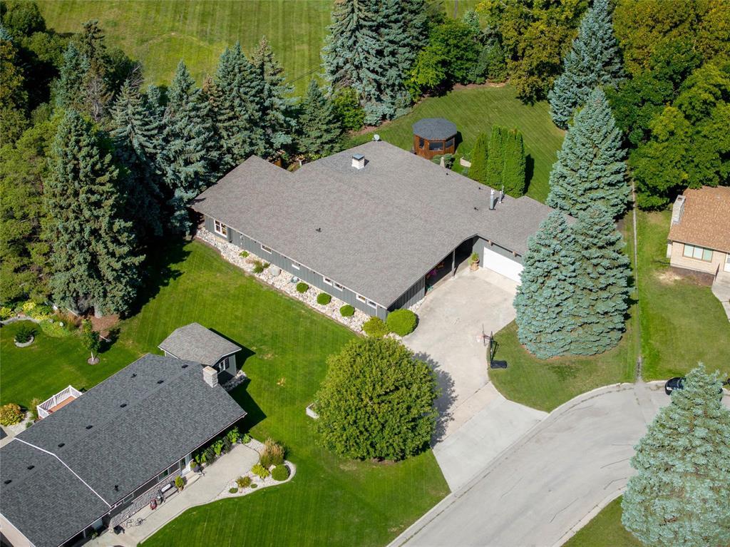 10 Pine Crescent, Steinbach, Manitoba  R5G 0G7 - Photo 49 - 202622641
