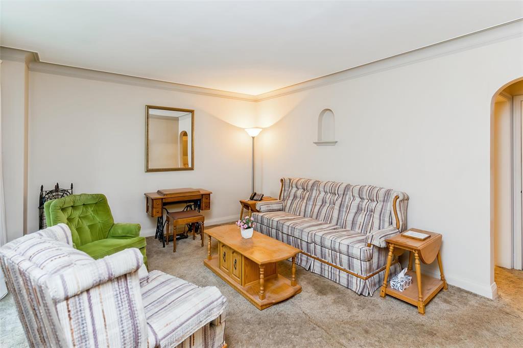 332 Marjorie Street, Winnipeg, Manitoba  R3J 1R4 - Photo 2 - 202623280