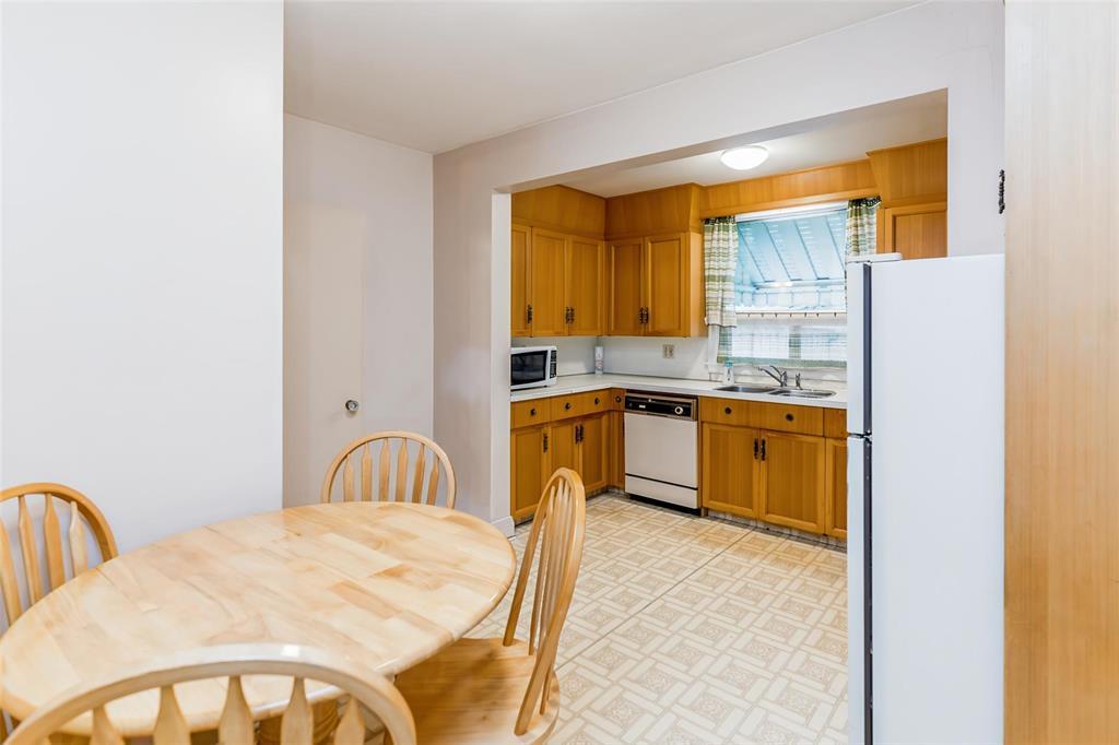 332 Marjorie Street, Winnipeg, Manitoba  R3J 1R4 - Photo 5 - 202623280