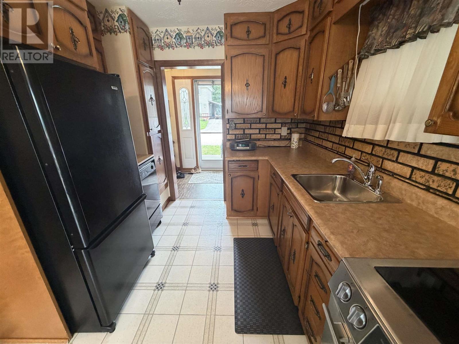 22 Birch Rd, Elliot Lake, Ontario  P5A 2E2 - Photo 12 - SM262535