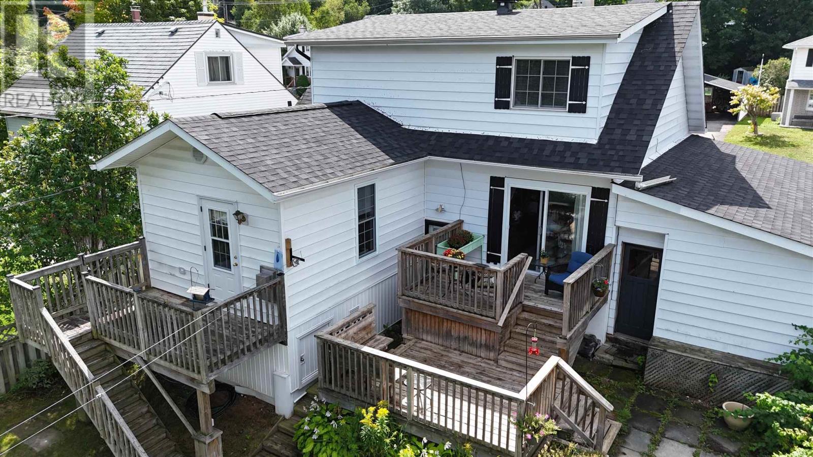 22 Birch Rd, Elliot Lake, Ontario  P5A 2E2 - Photo 5 - SM262535