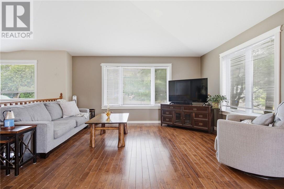 2425 Frontenac Street, Sudbury, Ontario  P3A 2L7 - Photo 6 - 2130415