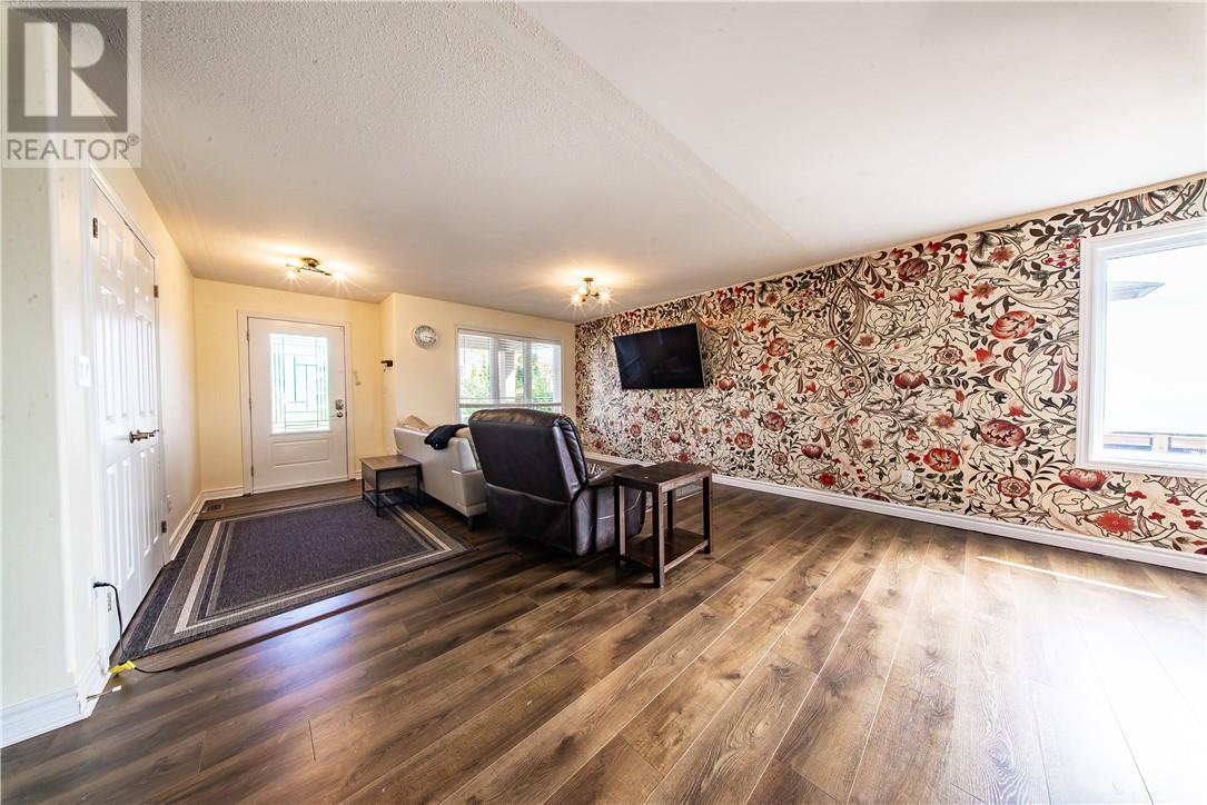 188 Springhill Drive, Garson, Ontario  P3L 0A7 - Photo 4 - 2130399