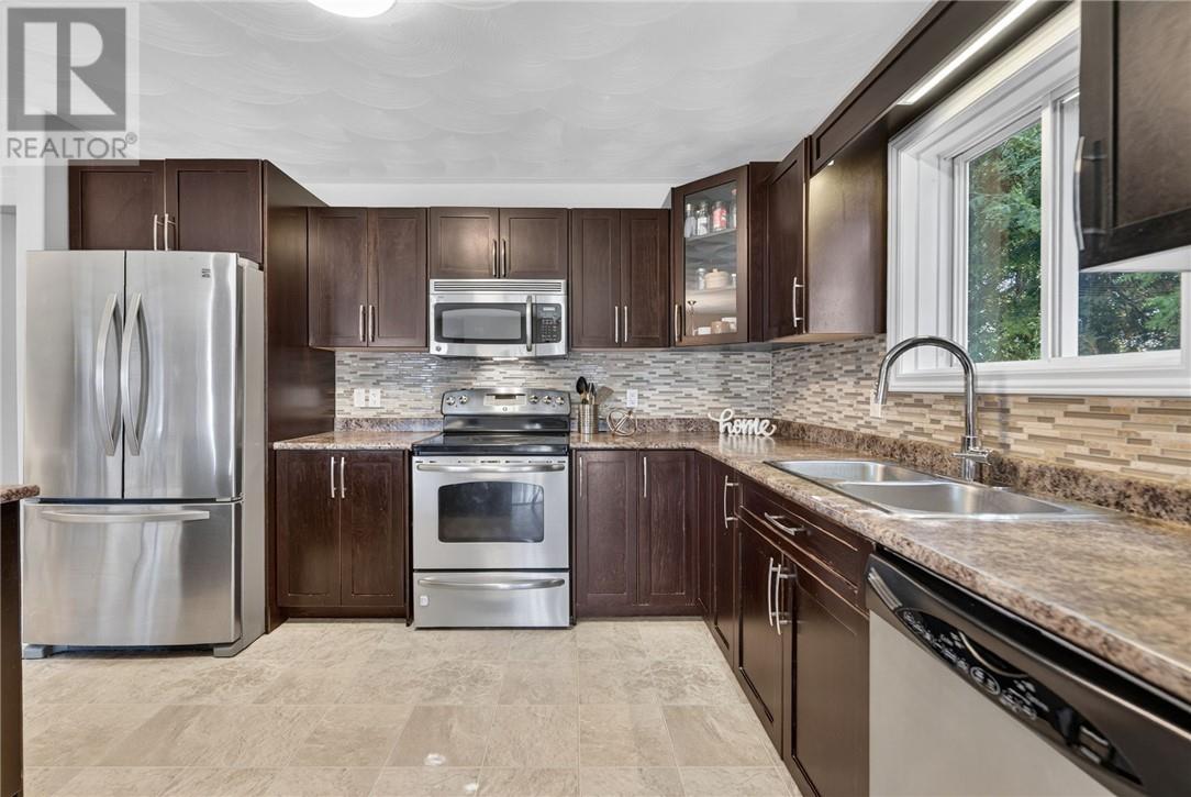 24 Equinox Crescent, Sudbury, Ontario  P3B 0B7 - Photo 3 - 2130365