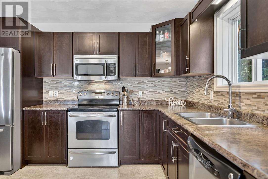 24 Equinox Crescent, Sudbury, Ontario  P3B 0B7 - Photo 4 - 2130365