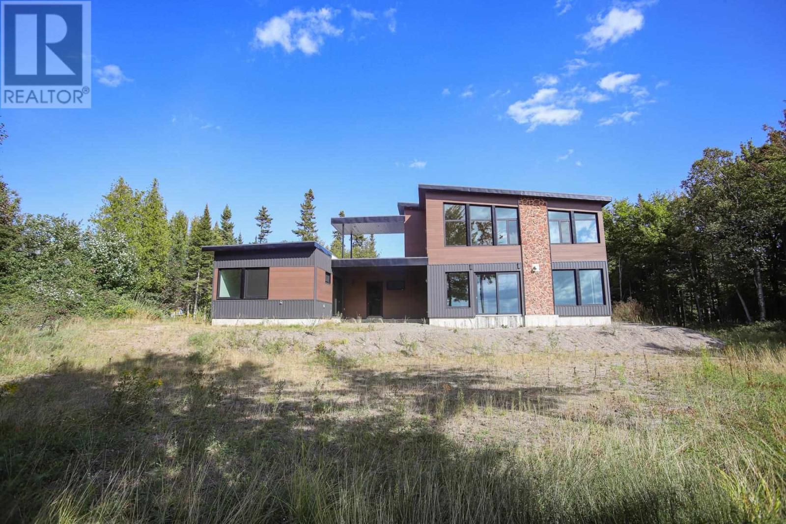 937 Sunnyside Beach Rd, Sault Ste. Marie, Ontario  P6A 6K4 - Photo 3 - SM262560