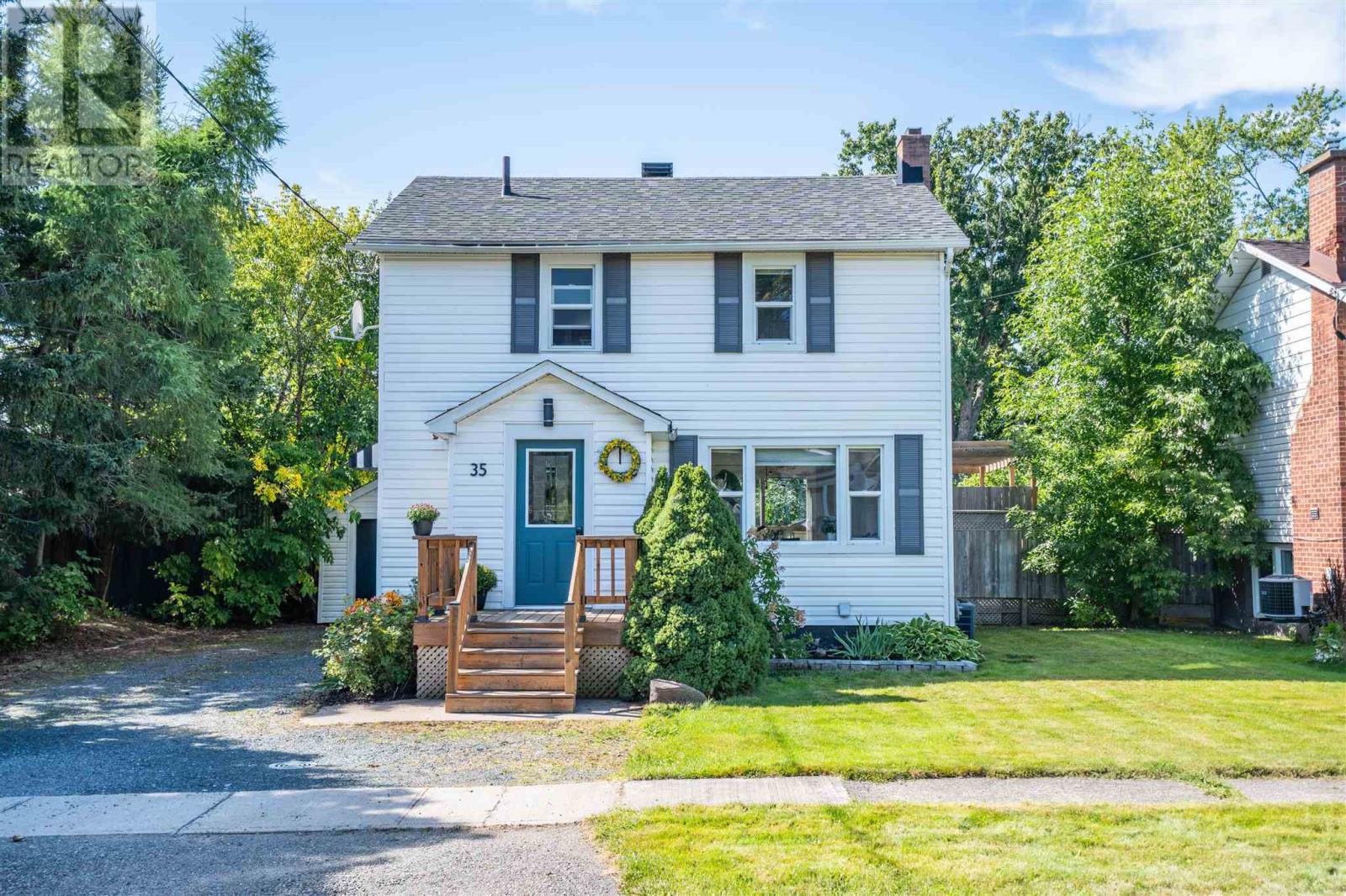 35 Bellevue Ave, Sault Ste. Marie, Ontario  P6B 2V9 - Photo 1 - SM262564