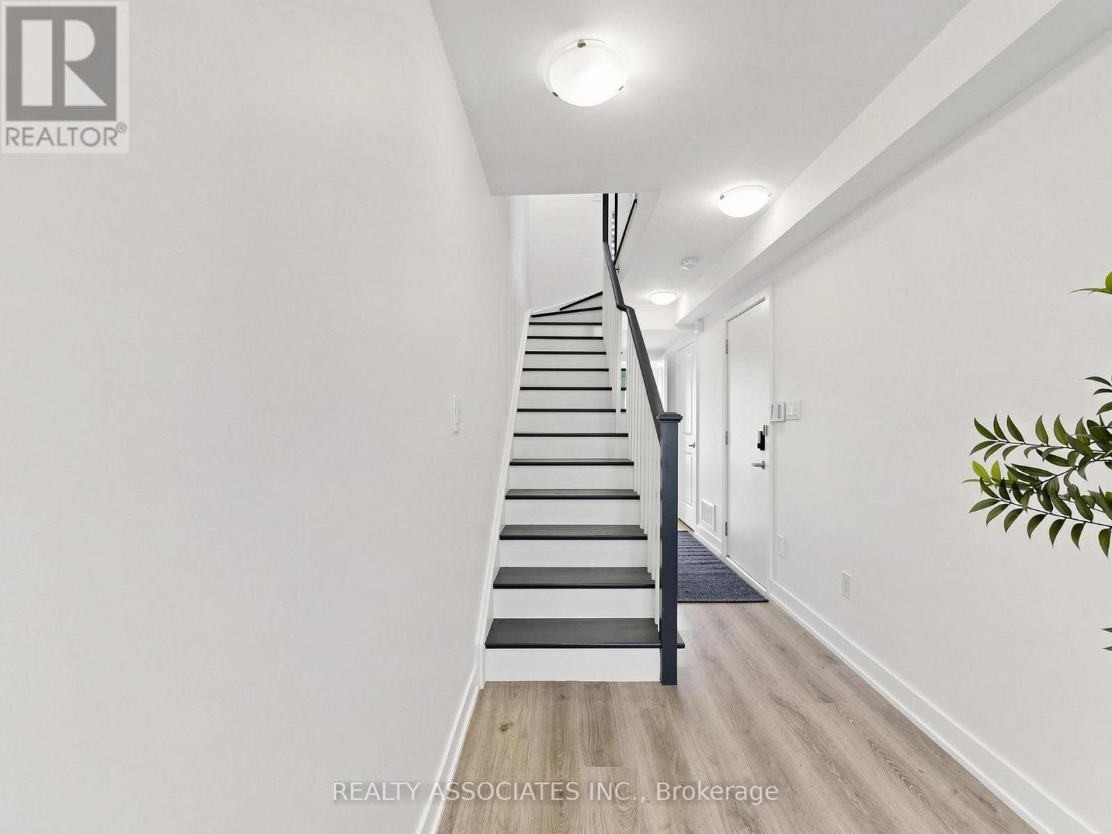 14 Baker Hill Boulevard, Whitchurch-Stouffville, Ontario  L4A 4W8 - Photo 4 - N13784610
