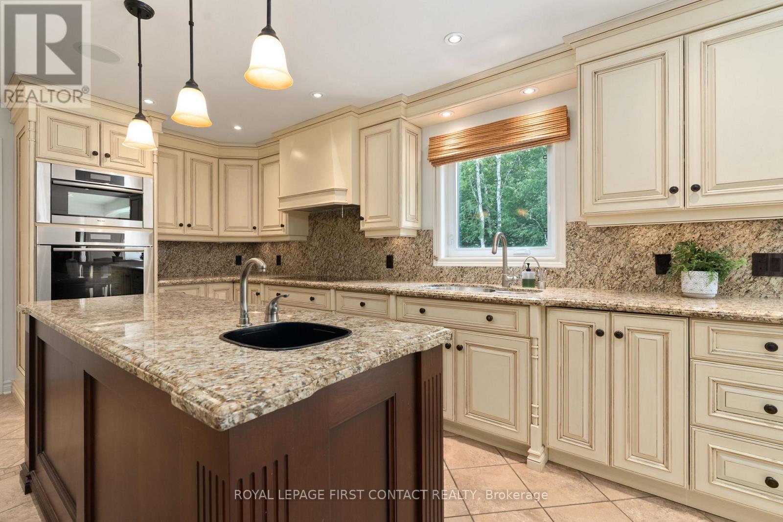 92 Wildwood Trail, Barrie, Ontario  L4N 7Z8 - Photo 7 - S13587898