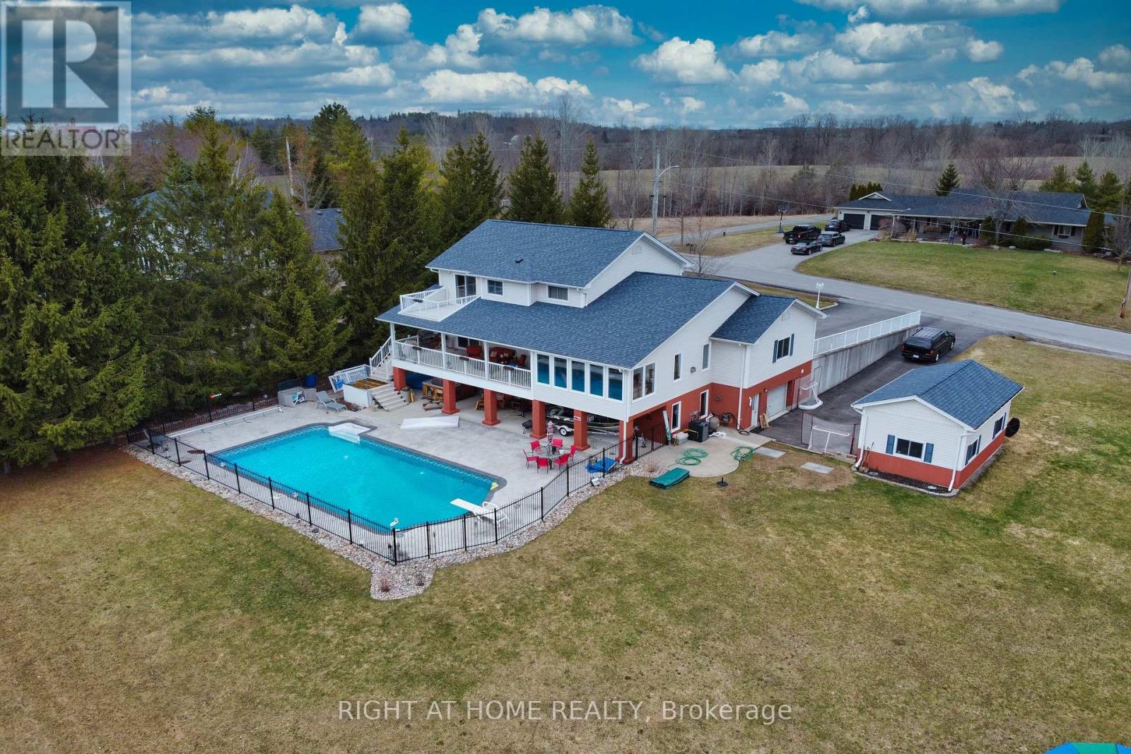 599 MANIECE AVENUE, Peterborough, Ontario
