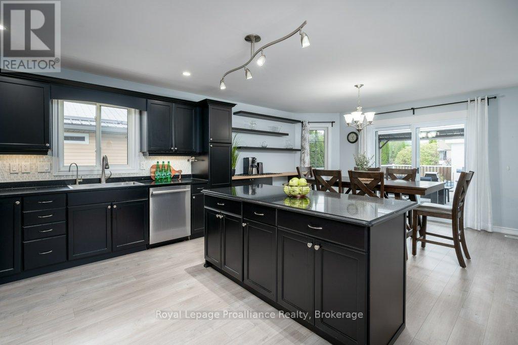 16 Forest Valley Drive, Quinte West (Frankford Ward), Ontario  K0K 2C0 - Photo 18 - X13790314