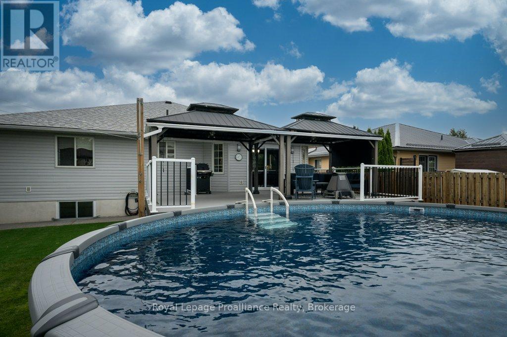 16 Forest Valley Drive, Quinte West (Frankford Ward), Ontario  K0K 2C0 - Photo 4 - X13790314