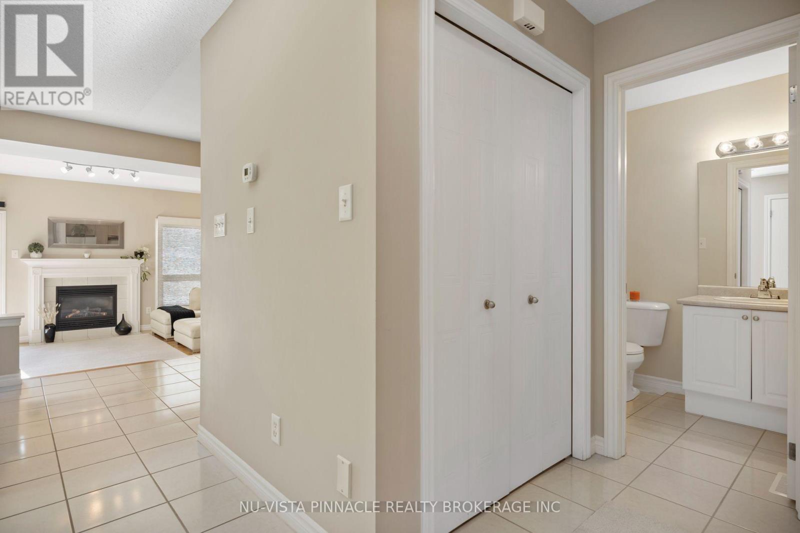2504 Meadowgate Boulevard, London South, Ontario  N6M 1L8 - Photo 8 - X13790054