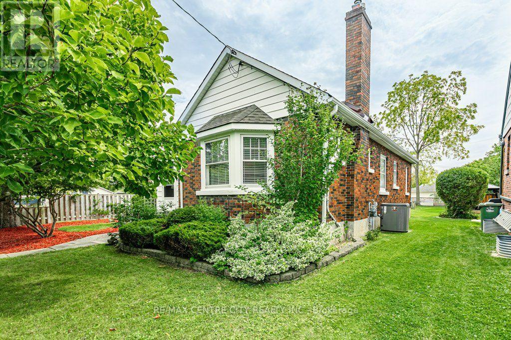 123 1/2 Myrtle Street, St. Thomas, Ontario  N5R 2G2 - Photo 1 - X13790166