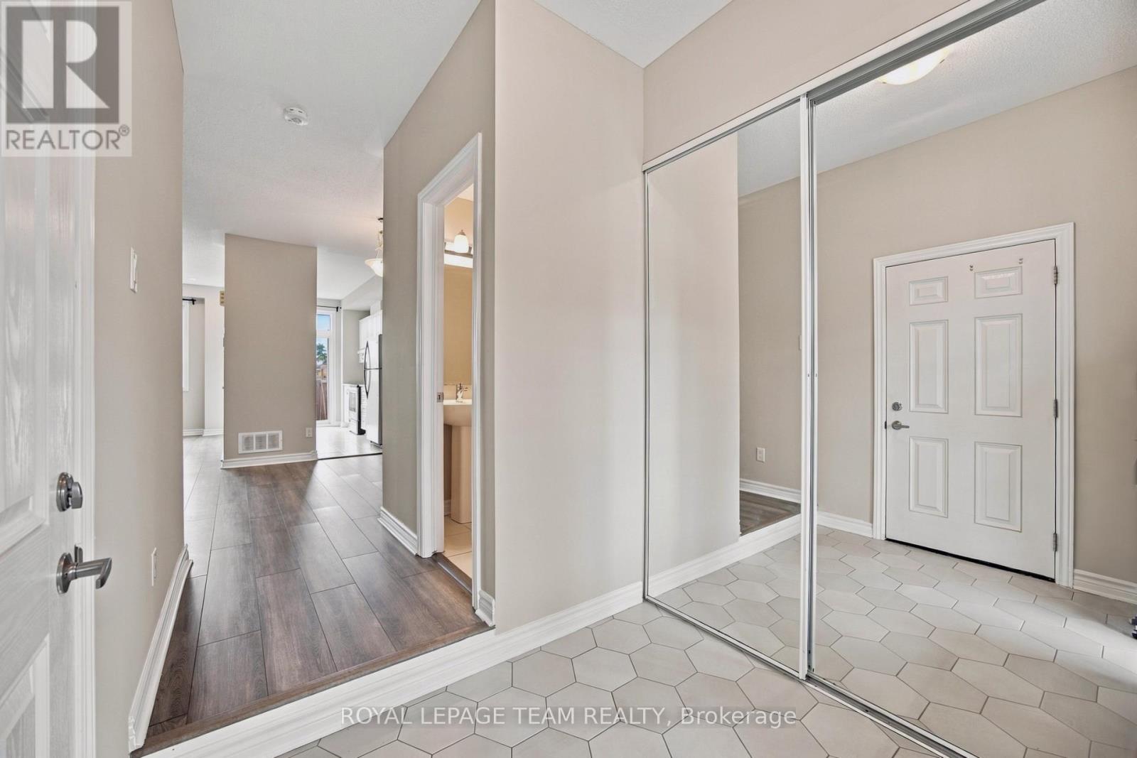 183 Bandelier Way, Ottawa, Ontario  K2S 2J5 - Photo 4 - X13790234