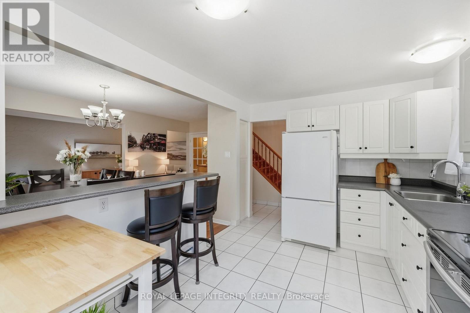 248 Salter Crescent, Ottawa, Ontario  K2K 1Z2 - Photo 8 - X13790268