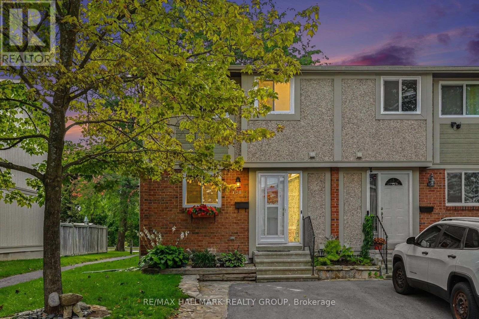 29 - 108 BARROW CRESCENT, Ottawa, Ontario