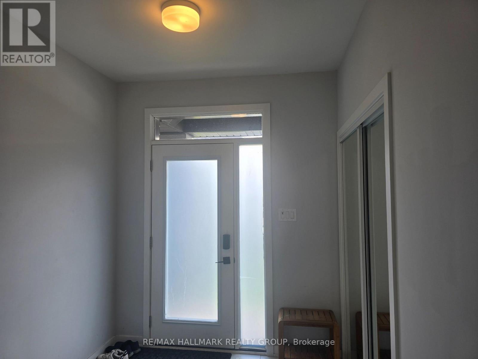 646 Fenwick Way, Ottawa, Ontario K2J 7E6 - Photo 2 - X13790378
