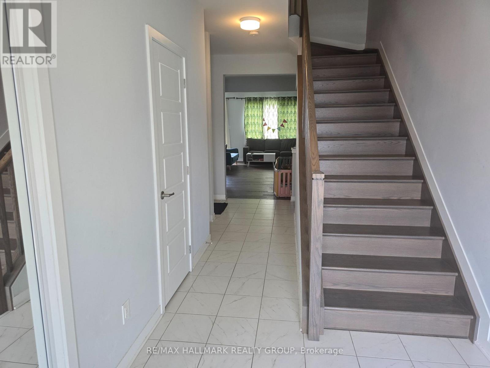 646 Fenwick Way, Ottawa, Ontario K2J 7E6 - Photo 3 - X13790378